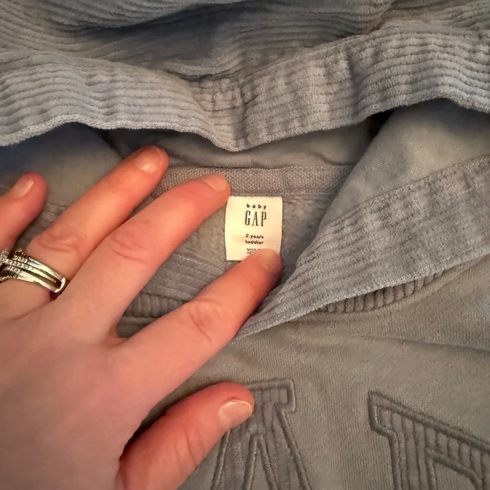 EUC Bundle of GAP Polo and Hoodie